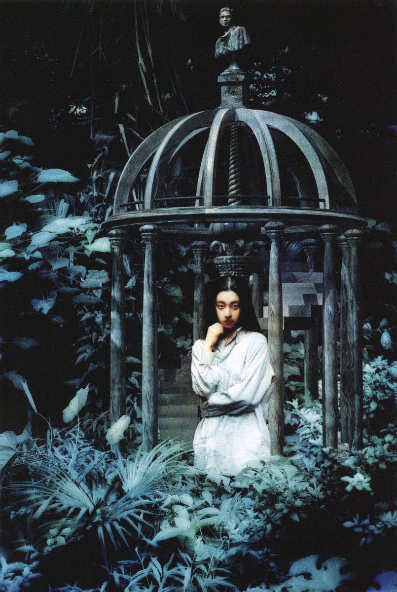 EvanCollins90's tweet photo. I see this style in quite a few digital illustration books from the 90's -- the 'layered PS mystical' look -- I think these mainly into the Whimsigothic aesthetic.

1. 'Trees &amp; Flowers'
2. 'The Garden of Matilda'
3. 'Red Version of Luna'
4. 'STELLA'

By Sumio Yumita https://t.co/N8qbzDFHOE