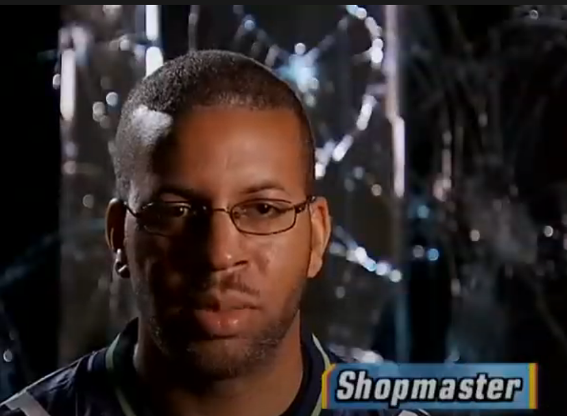 USAFWarhawk's tweet image. Yoooo @Shopmaster I was digging thru the ARCHIVE of @EAMaddenNFL and I found this 💎. Looking good mah guy!