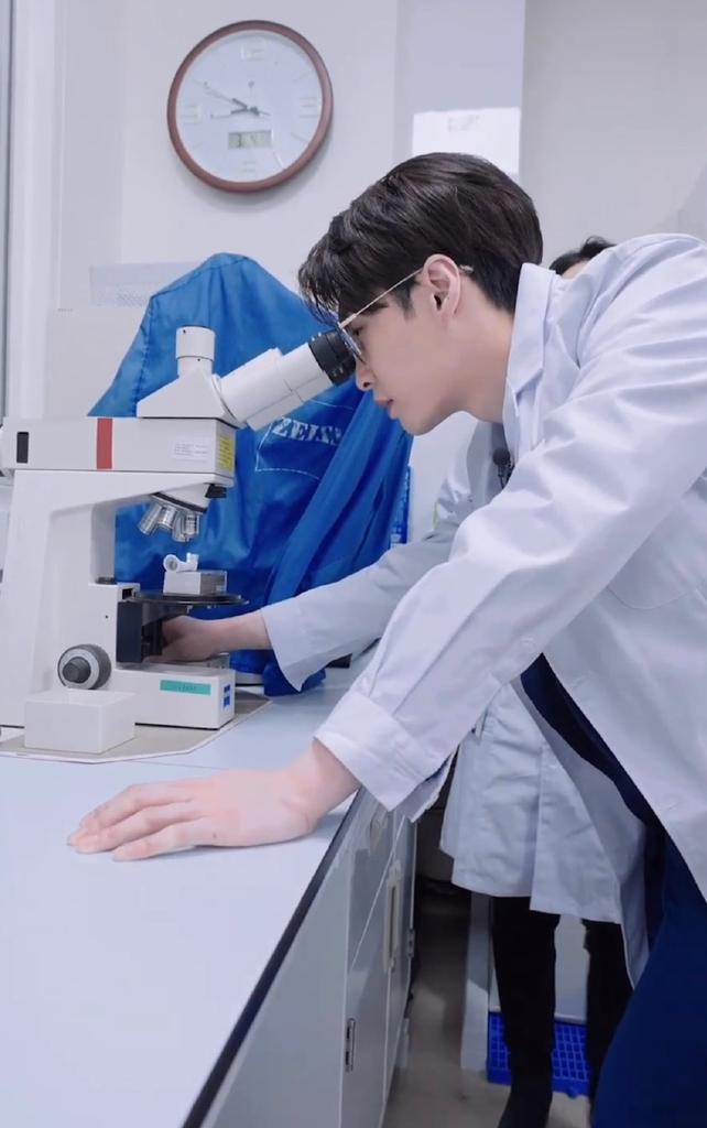 ArabLayZhang's tweet photo. - ييشينغ من بث Oral-B سابقًا https://t.co/rZzn9DywwC