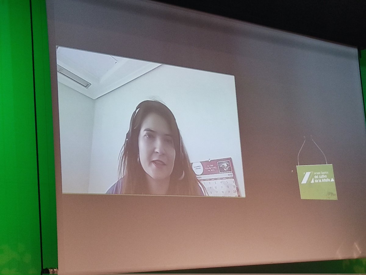 🎙️ Ya tenemos aquí a Inmaculada Carceller García, del ministerio de Agricultura, Pesca y Alimentación, por vía telemática.

👉 Nos va a hablar de "La nueva PAC 2023-2027". #JECA2022 #alfalfa #alfalfaspain