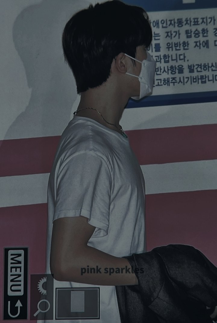 EB0YSJH's tweet photo. everyone PAUSE #SOJUNGHWAN https://t.co/meqE1rVSdb