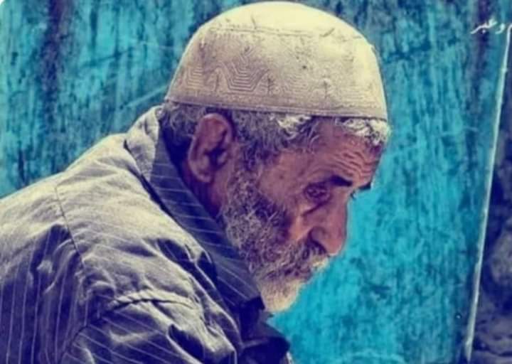 ذهب للمسجد ليشتكي لربه من الذين ظلموه. ..... فوجدهم يصلون في الصف الاول