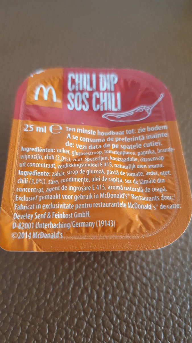 RNJBottelier's tweet photo. @McDonalds heb ik vandaag eten besteld bij de drive, vergeten jullie de kaassnacks #watisdeze, nu heb ik dus een kutdag. Maar thanks voor de saus, lepel ik wel even leeg met mijn vinger https://t.co/7KLj446LP3