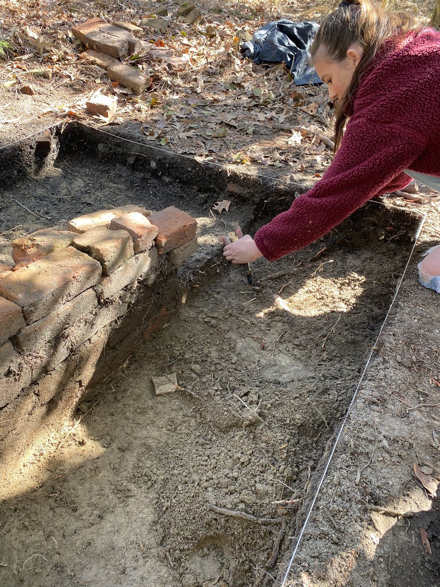 fairfieldfound's tweet photo. student intern/year-in-residence Annie Mowery. The work is supported by a #ThreatenedSites grant from the #VDHR and our goal is to learn more about the people who lived on the islands and worked there and on the water…before climate change destroys these significant cultural… https://t.co/pbHqP6I0Wt