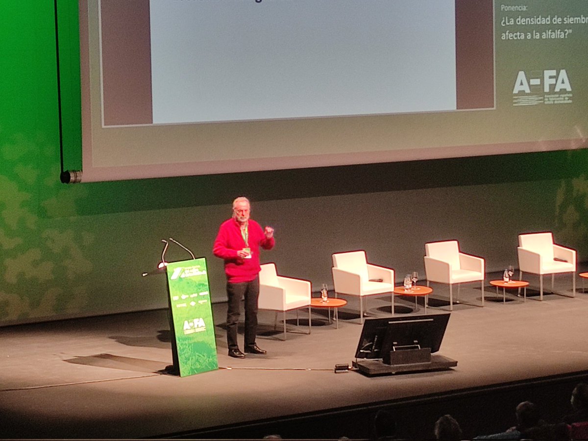 👉 <a href="/lloverasvilam/">Jaume Lloveras</a> se sube al escenario para hablar de si la densidad de siembra afecta a la Alfalfa.

#JECA2022 #alfalfa #alfalfaspain #agricultura