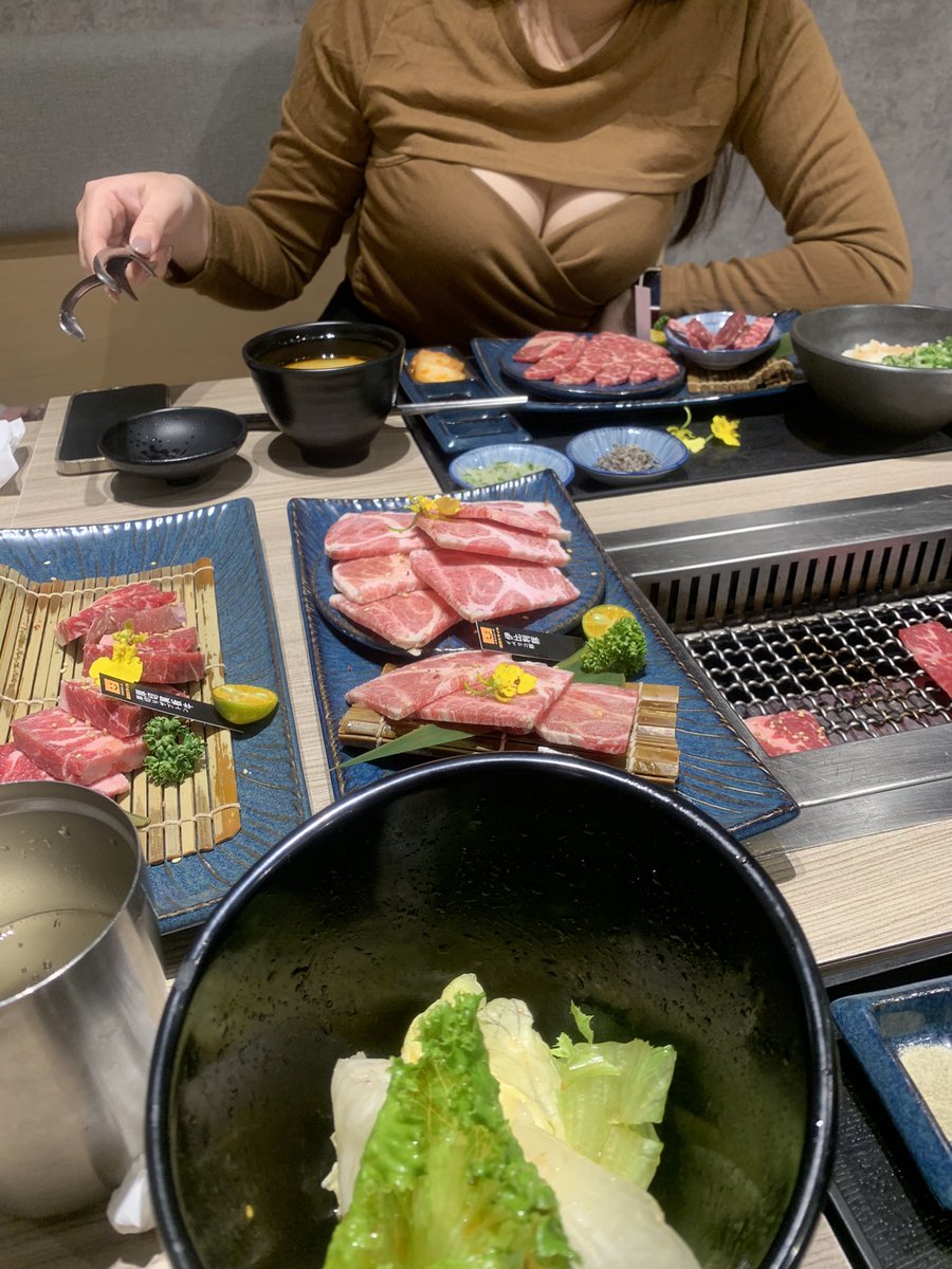 該吃燒肉還是吃對面豆腐?
隔壁桌的男生不知道我們兩個人粉絲超過30萬
我最愛的姐😍
@Crystal20212004 https://t.co/upZHFrx903