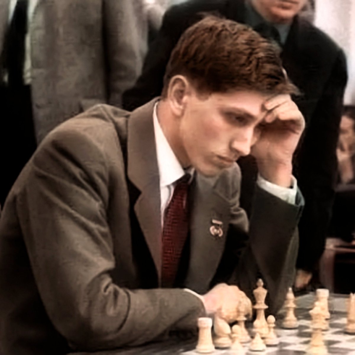 FollowChessApp's tweet photo. Today, back in 1943, the game of #chess got a Star who brought a revolution to the game. 
🇺🇸Robert James Fischer was born on this day!
Even with the modern engines getting stronger, they still acknowledge the masterpieces of Bobby! 
📷 Kohls, Ulric/ Karpouzi https://t.co/n9AfeKNKty
