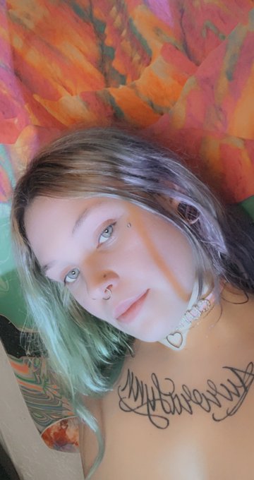 Come drain that wallet into this goddess&rsquo; bank account like a good boy, now doesn&rsquo;t that feel good? 