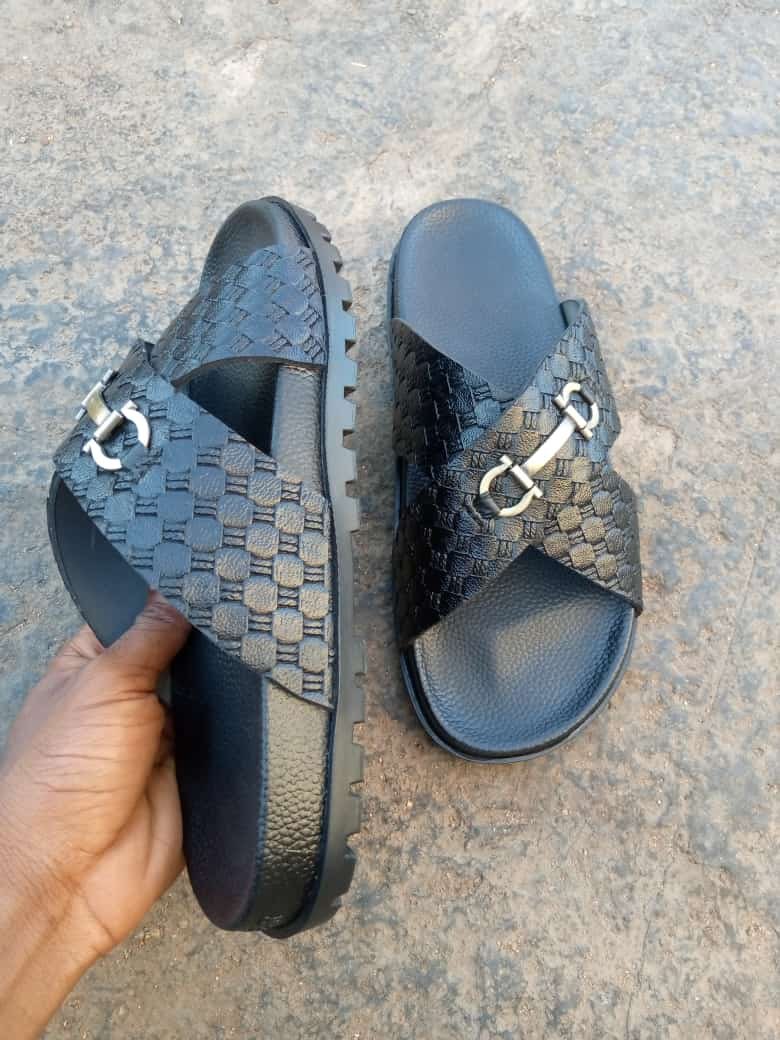 TheIshaqq's tweet photo. Please don't scroll without retweeting my hustle.

Handmade shoes at an affordable prices

Price: 6000
Color: any color 
Size: any size 
Only on pre-order.

Location Kaduna
Nationwide delivery
DM/chat 08167270815 https://t.co/P9hvak61bW
