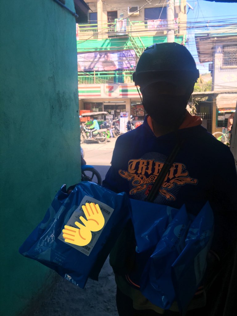 reinicorn's tweet photo. #ykupdates 

5 ggx parcels were successfully picked up by the rider, waiting na lang for jnt 🤗 https://t.co/Ok18RqtgJo