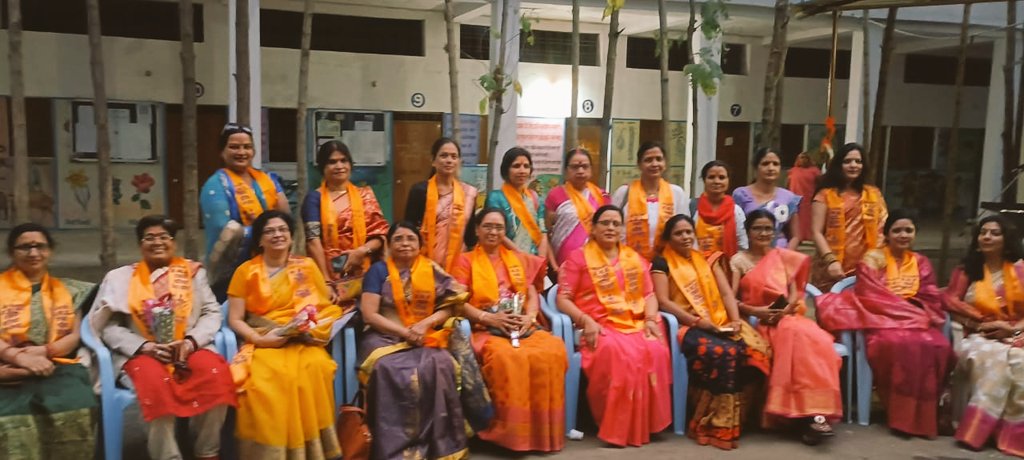 ABBEPJAGAT's tweet photo. अन्तर्राष्ट्रीय महिला दिवस पर अखिल भारतीय ब्राह्मण एकता परिषद जिला एवं संभाग जबलपुर द्वारा यश नर्सरी हायर सेकेण्डरी स्कूल परिसर गोहलपुर में समस्त विप्र परिवारों की मात् शक्तियों के सम्मान में गोष्ठी का आयोजन किया गया। @ipsjkishore08 https://t.co/YQI1e8CENi