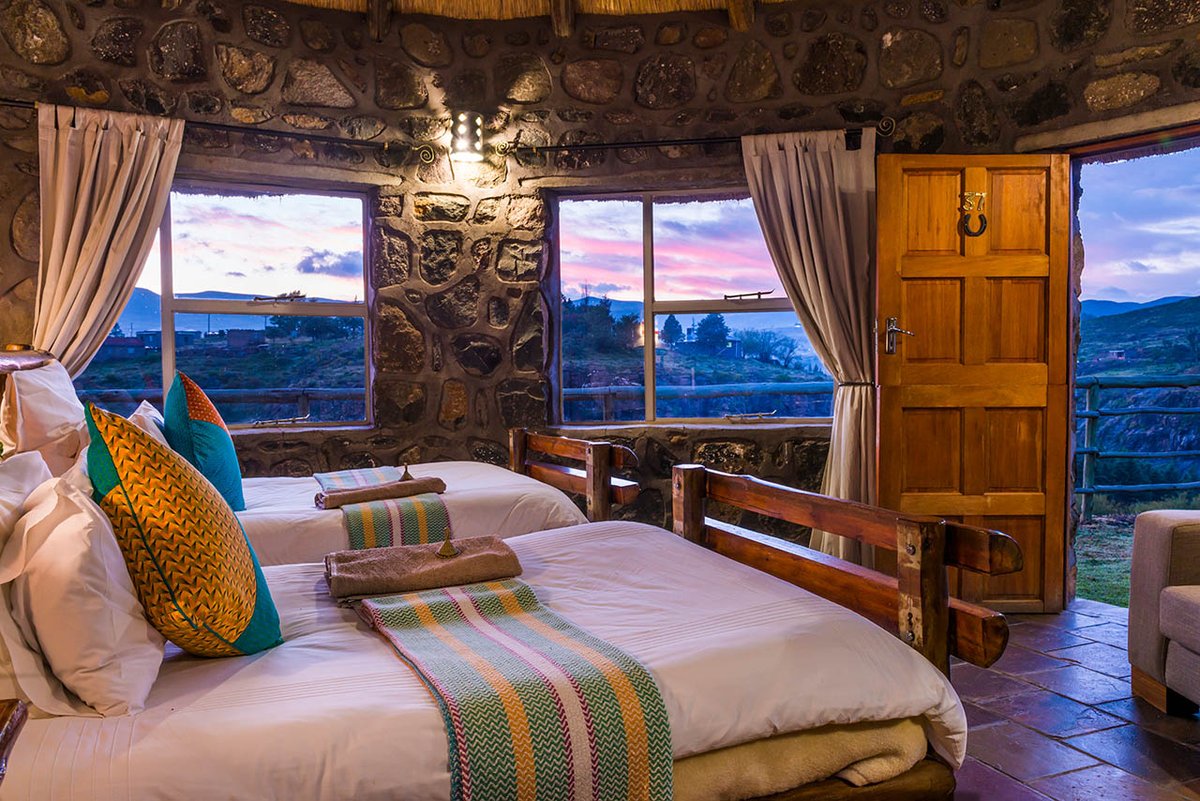 Semonkonglodge's tweet image. Our lodge offers accommodation in the beautiful mountain kingdom of Lesotho, and is perfectly situated on the banks of the Maletsunyane River. 

View our rates here &amp;gt;&amp;gt; semonkonglodge.com/semonkong-lodg…

#BucketList #AdventureTravel #Africa #Semonkong