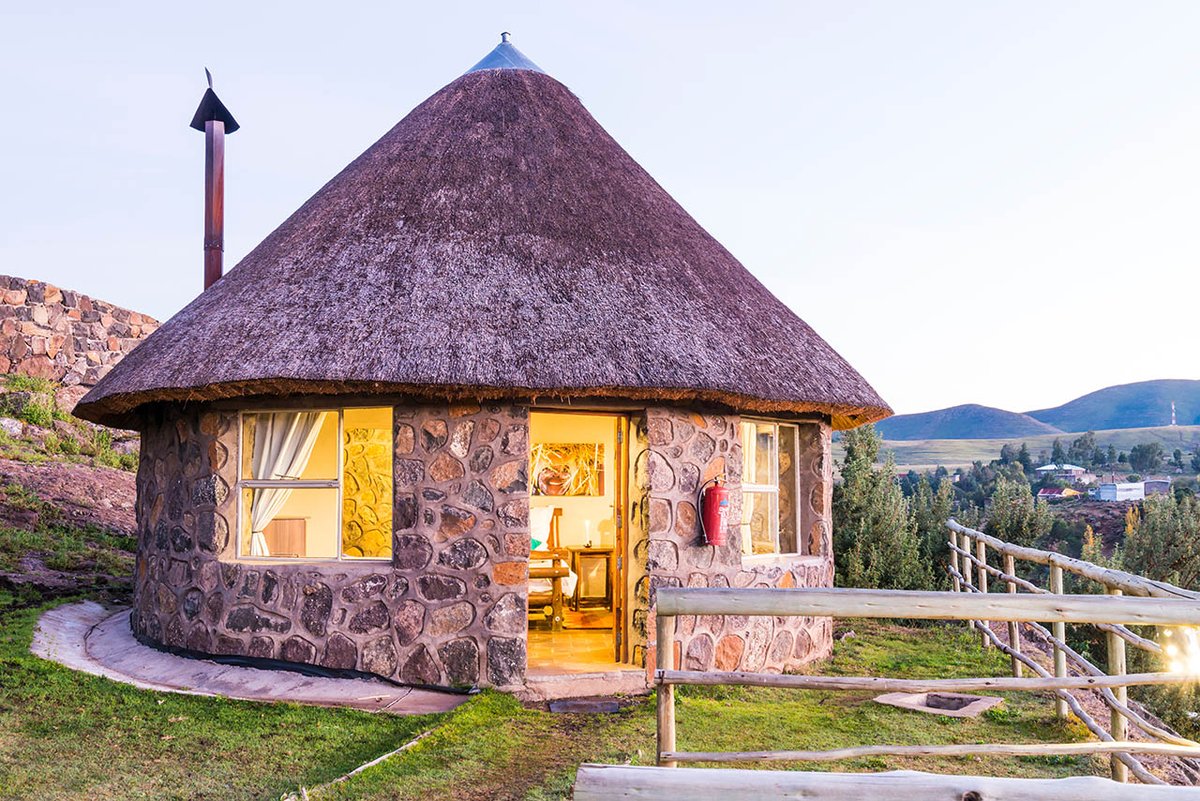 Semonkonglodge's tweet image. Our lodge offers accommodation in the beautiful mountain kingdom of Lesotho, and is perfectly situated on the banks of the Maletsunyane River. 

View our rates here &amp;gt;&amp;gt; semonkonglodge.com/semonkong-lodg…

#BucketList #AdventureTravel #Africa #Semonkong