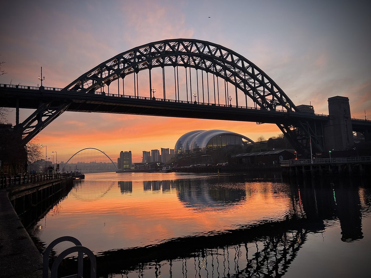 cybilrat's tweet photo. #Newcastle #sunrisephotography https://t.co/j7yrT3Cxet