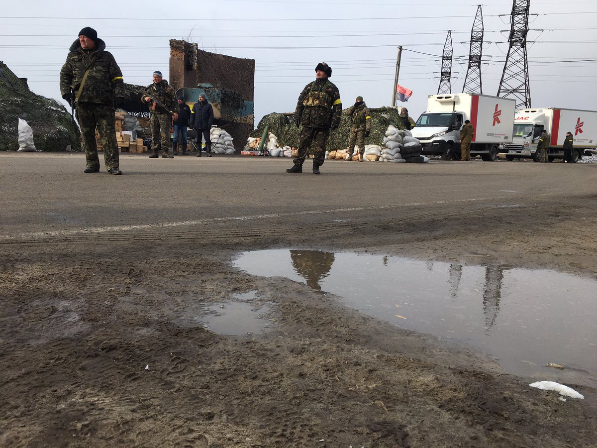 Reporting on defensive positions west of #Kyiv. “We will not let the enemy into our homes.”