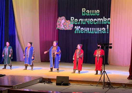 #новости_ВВКО

К Международному женскому дню ансамбль песни и танца Самарского Дома офицеров «Волжские казаки» провели концерт в Рощинском гарнизоне.

Представители ансамбля поздравили женщин, проходящих военную и гражданскую службу в воинских частях 2-й… t2p.pw/IlcOzZH9Y9