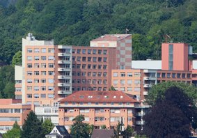 Schmerzmedizin künftig am Ortenau Klinikum in Lahr

Neues Behandlungskonzept mit vorwiegend teilstationärem Angebot ab 2023 geplant:
ortenau-klinikum.de/aktuelles/mitt…