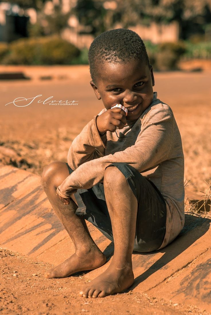 Africanism05601's tweet photo. Take your time to smile it is the way to living a healthier life. 😀 https://t.co/8EjZcbZyPt