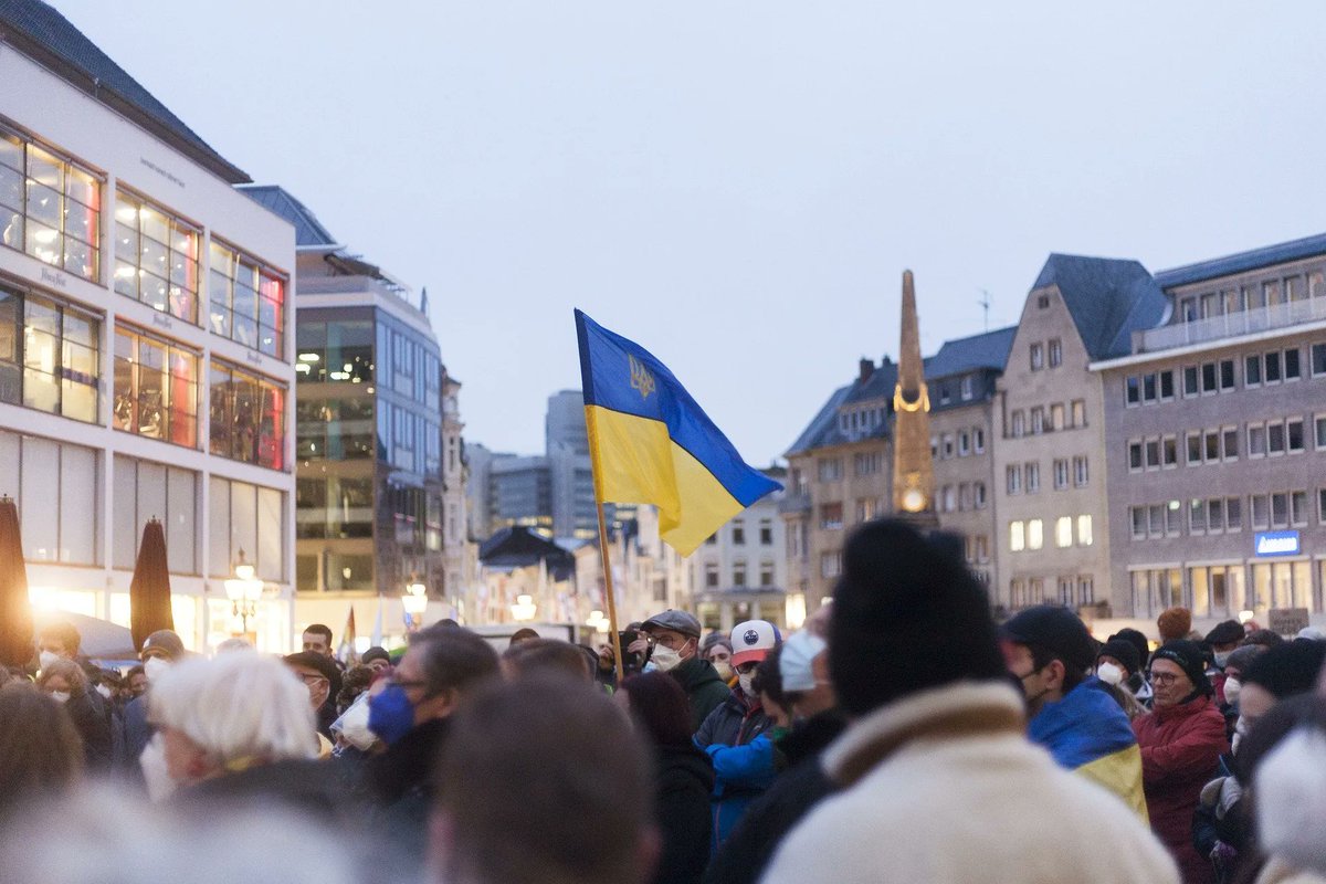 Join <a href="/ExeterLawSchool/">Exeter Law School</a> and <a href="/ExeterCIL/">Exeter Centre for International Law</a> for a discussion on #Ukraine and the Law. Expected topics include the use of force, territorial integrity, and international criminal law.
⏰ 10 March, 6-7pm
Submit your questions: buff.ly/35VFbl8
Get in touch for the joining details!