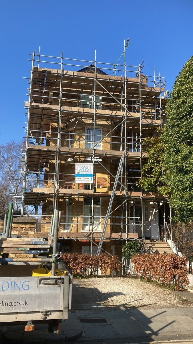 Happy hump day ☀🐪⬆#teddingtonscaffolders #fbsscaffolding #restoration #heritage #projects