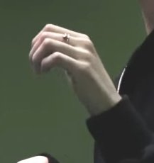 มืออันนิมือน้องแฮชานเหรอ จ๋วยมาก อะไรเนี่ยยัยคนนี้ สวยยันมือเลย😭