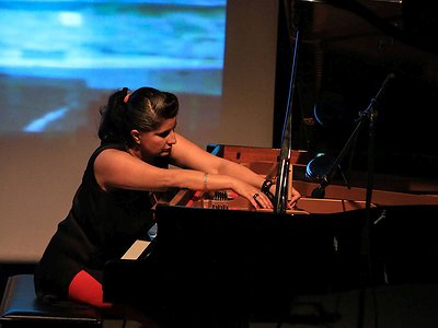 British-Iranian sound artist <a href="/FariBrad/">FARI BRADLEY</a> wants to hear the sound of the earth cracking open. She's part of Mazen Kerbaj's Sampler / Sampled, out now on <a href="/Morphine_Rec/">北京外-围/西安/上海外围/南京外围/无锡外围</a> 15questions.net/interview/fari…