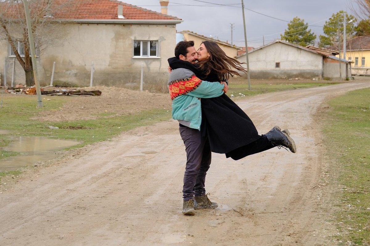 BUNLAAARRR NEEEEEE OHAAA BAYILMIŞIM

#GönülDağı #AsRam