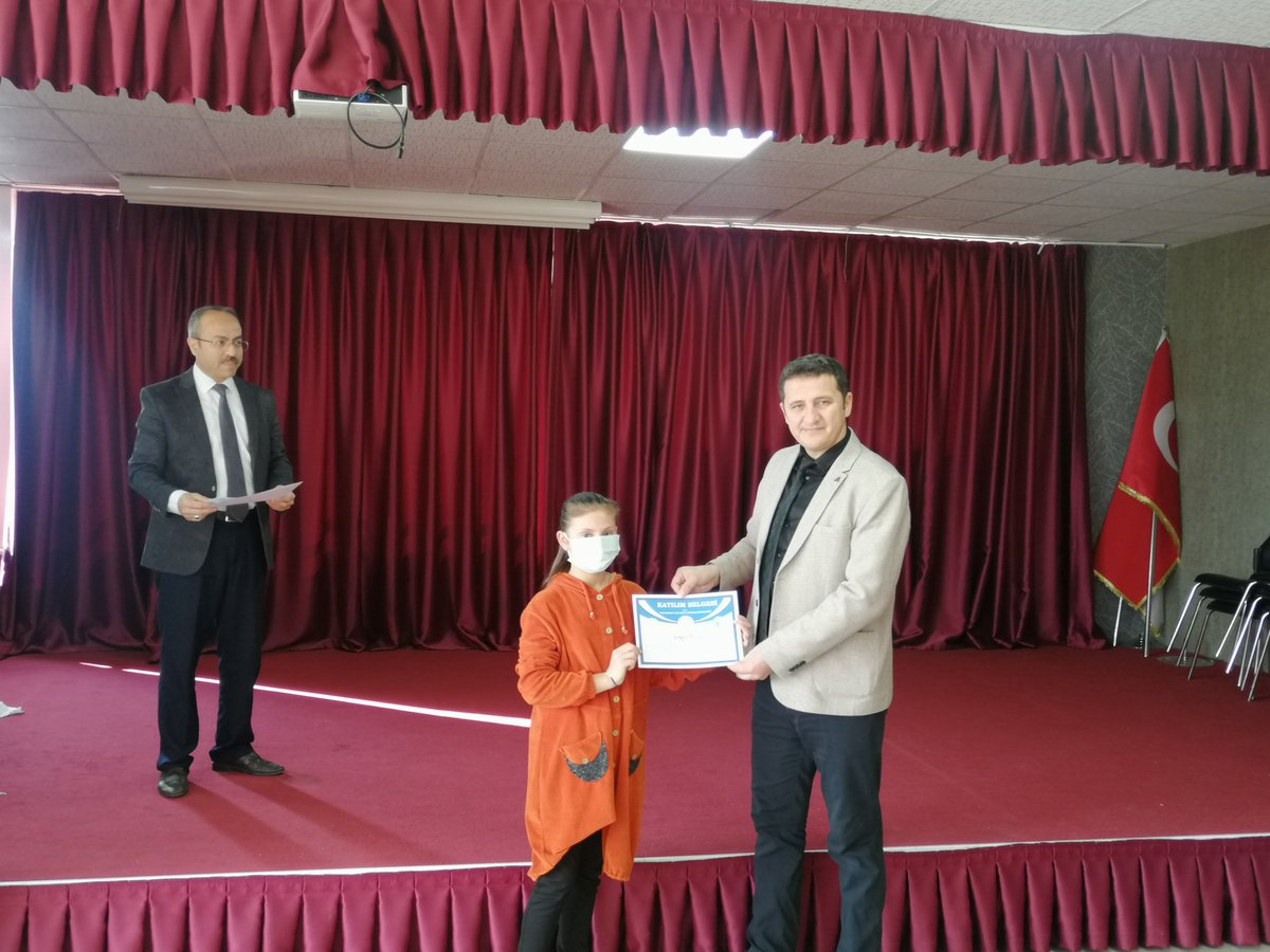 Ilcemizde yapilan akıl ve zeka oyunlari mangala kategorisinde 6B sinifindan Sumeyra Bilici 1.olmustur.Ogrencimizi ve emegi geçen ogretmen arkadaşlarimizi tebrik ederiz.
