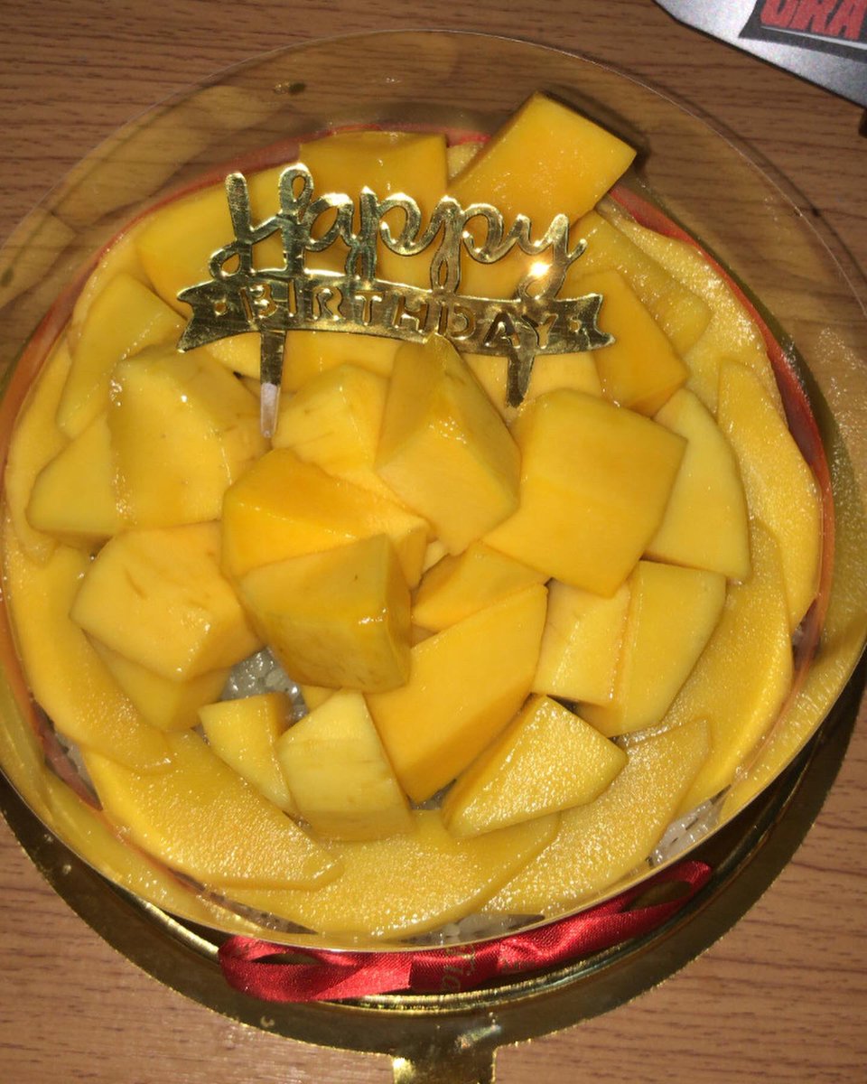 Promisethemoon9's tweet photo. วันเกิดปีนี้แน่นอนอยู่แล้วมั้ยว่าต้องขอให้เป็นปีที่แบบตลอดไปเลย~~ @longlivesmdc take care yourself naaaa~~❤️❤️‍🔥🔥#livelongmySMDC https://t.co/ryHmnlQ1Mt