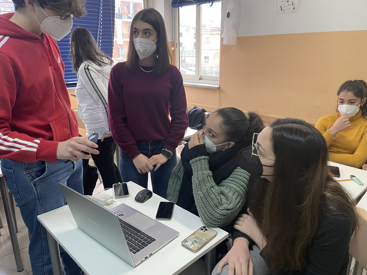 EvenNeetRead's tweet photo. Last minute changes!🦾 #ASOC2122 #EvenNeetRead #OpenCoesione #Lezione3 #Intervista #Monithon https://t.co/JjJ8OOdXXa