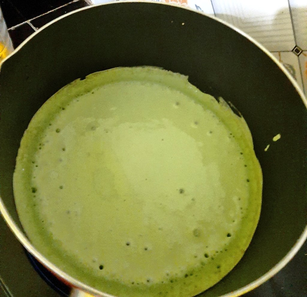 tinzy_'s tweet photo. Lu manyan si daripada lu manyun 🤣🤣 ... g pake telor karena shortage 😅..pakenya saucepan dong.. ah elah ... nyok go home ma bojo mumpung bocil tidur mari nyemil 🤗 https://t.co/ui1F9IfJaq