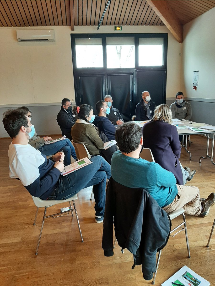 CLIMATVEG's tweet photo. 🌱💦👏 Bravo et merci aux agriculteurs, conseillers, expérimentateurs... de l'atelier de co-conception d'avoir joué le jeu de la co-création des nouveaux systèmes de cultures face au changement climatique !
🔜Analyse multicritère des propositions https://t.co/ZpaS8vthWF