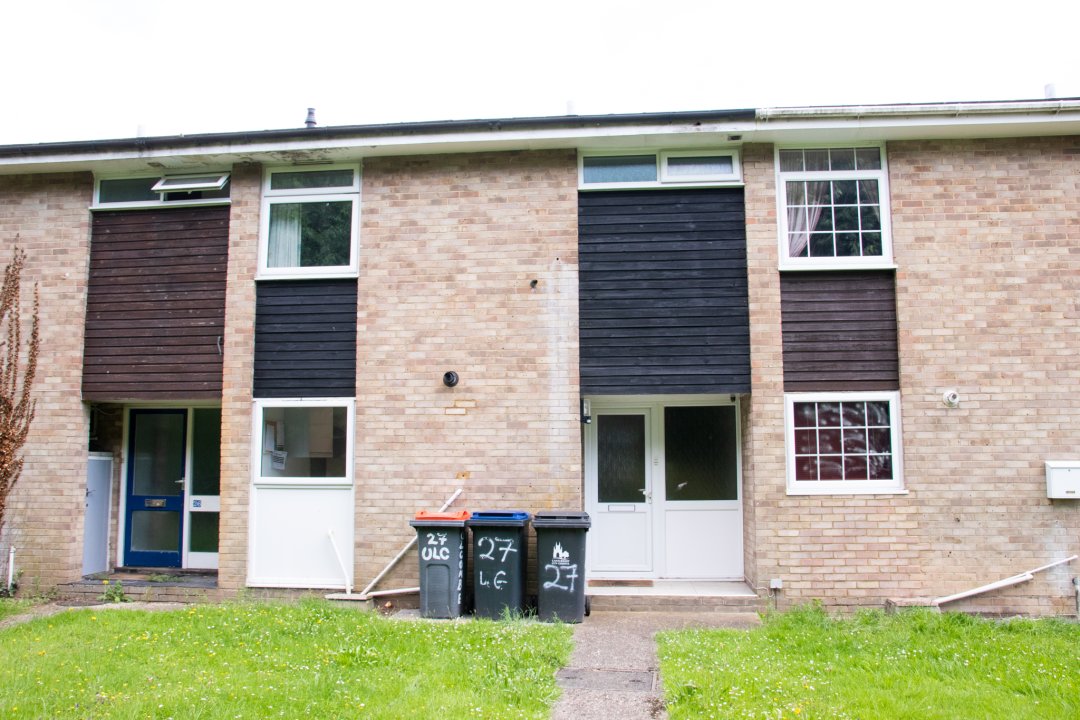 27 Ulcombe Gardens 🏡🎓

Located in a popular student area this property has a bright and modern kitchen as well as a spacious living room.
Go to our website to find out more or send us an email to make an enquiry 📧🌐

Hurry! Our accommodation for next year is going fast! ⚠