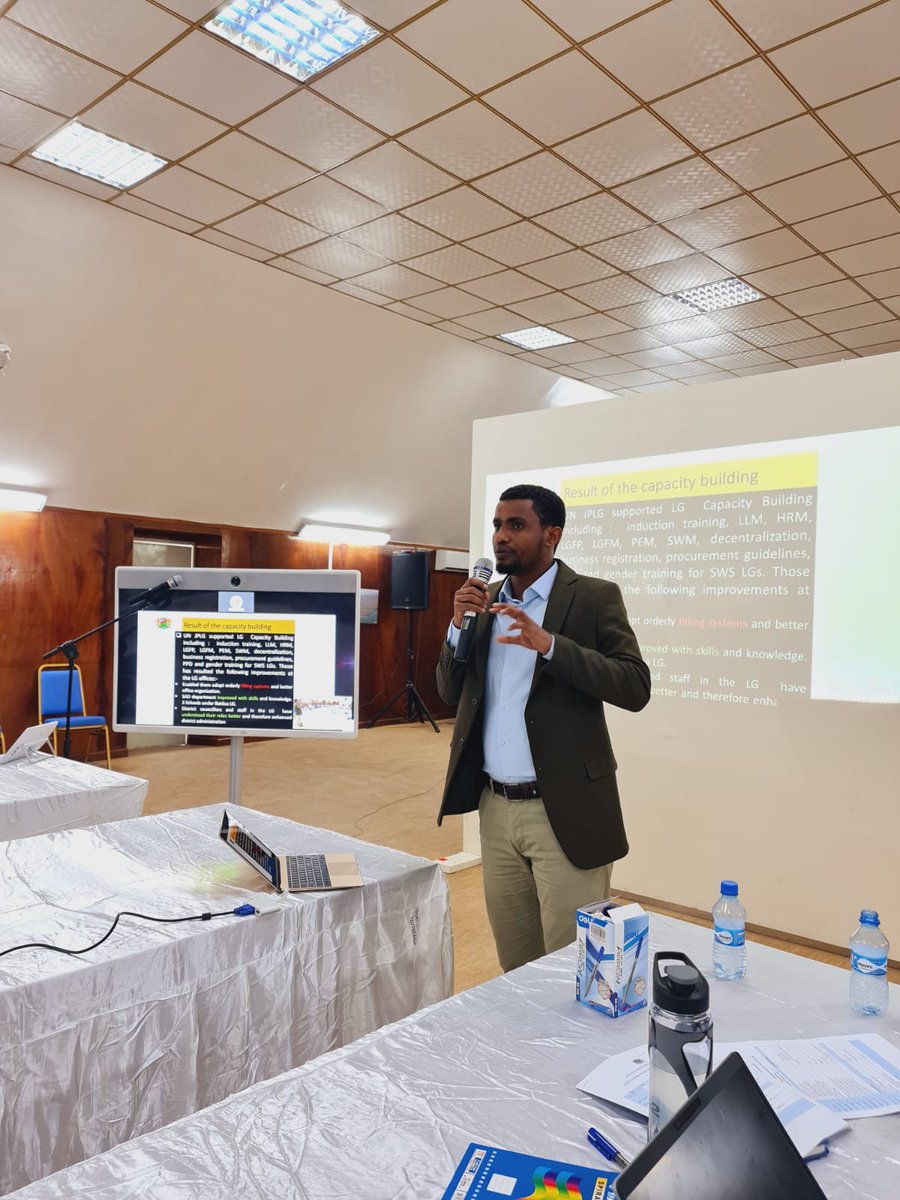 MoIFARSomalia's tweet image. DGs from the Ministries of interior &amp;amp; BRA of the respective states Jubaland, SWSS,HSH &amp;amp; BRA presented of JPLGA chievements,lessons learnt, challenges of 2021 and way forward in 2022. #FMS @UNHABITAT @UNDPSomalia @MoIFARSomalia @abshir50 #JPLG