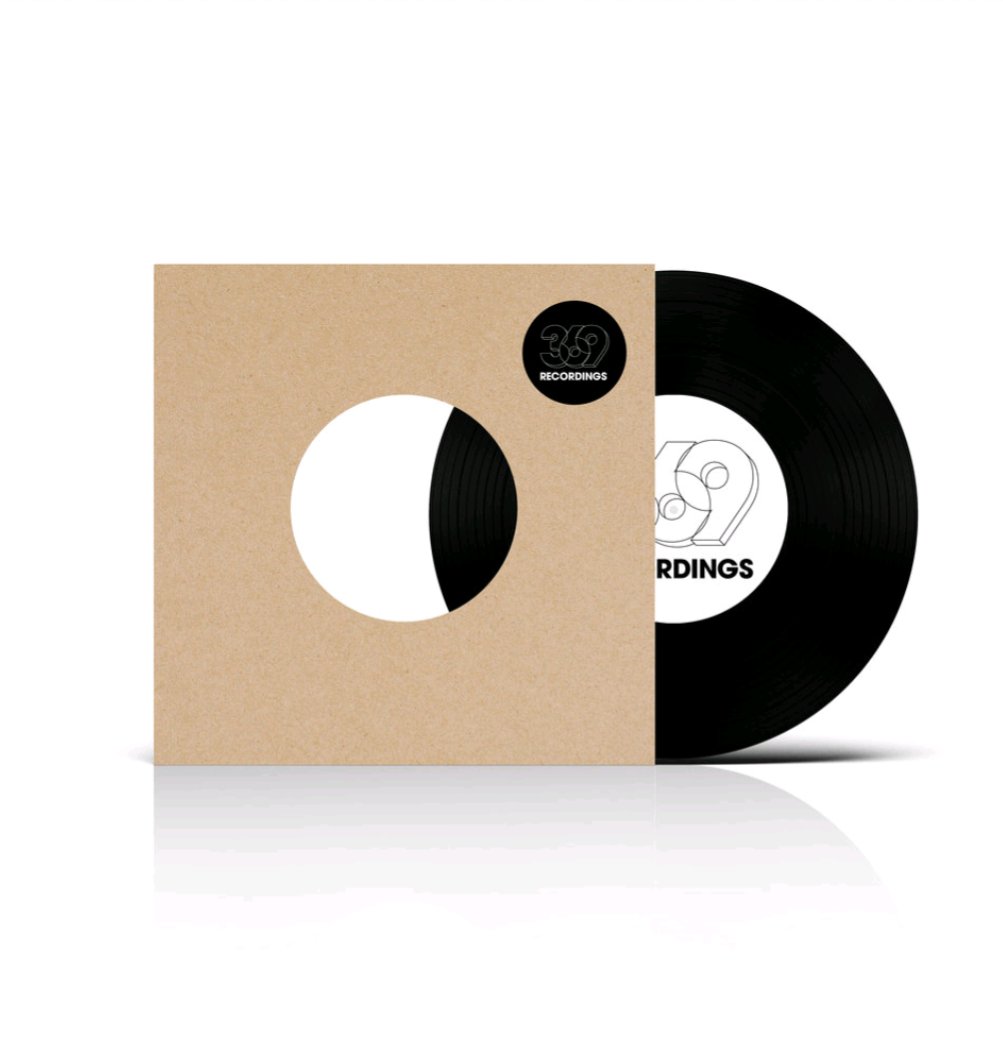 JonesMonthly's tweet image. Wednesday's #IsolationOST 👇

Today's offering is the 🆕 @oliversuddenuk joint which dropped on #369recordings a couple days ago 🙌 Production from @hybridfreqs 💪.

Go grab yourself a copy here 👇

369recordings.bandcamp.com/album/marine-p…

#UKHH #UKRap #UKHipHop #UK #hiphop #rap #ukbeats