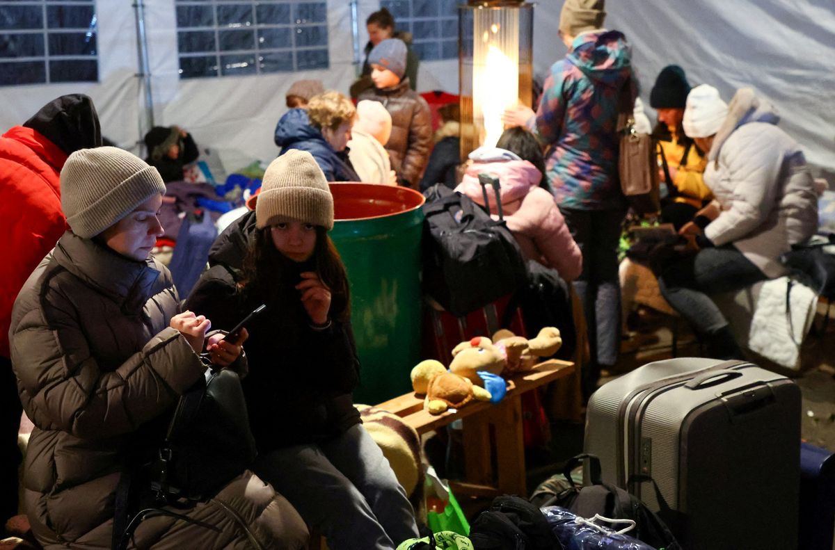 saveukraineua's tweet photo. The Polish government will create a fund of $ 1.75 billion (!) To help refugees from Ukraine
https://t.co/iagPX1CFY1

#ukraine #saveukraine #helpukraine #help #StayWithUkraine #stopthiswar #ukraine🇺🇦 #ukrainewar #ukrainenews #ukrainian #ukrainetoday https://t.co/f6pMi5r237