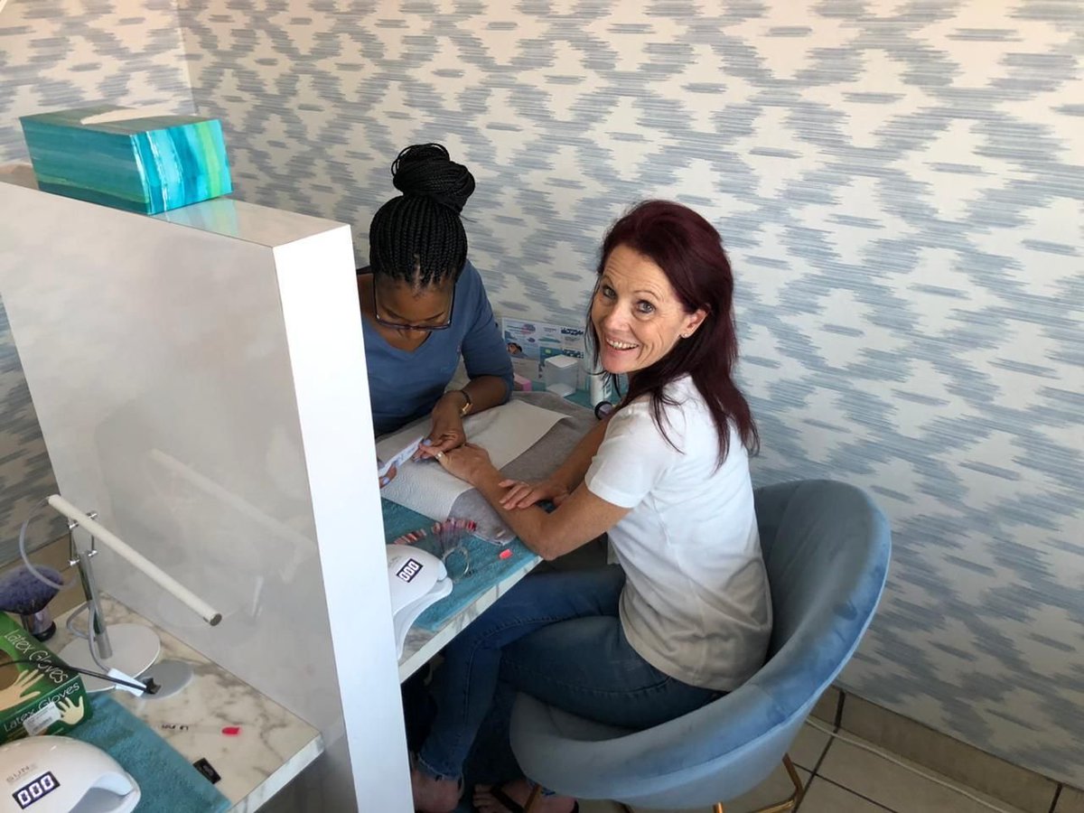 SAfmRadio's tweet photo. [ON AIR] Today on  #CraftedInSA, @KGMoeketsi profiles Pabi Molata – Founder of @BeautyNtle who started working in her bedroom and now has a team of 8 employees on #SAfmLivingRedefined #sabcnews https://t.co/8gOwOwCRpI