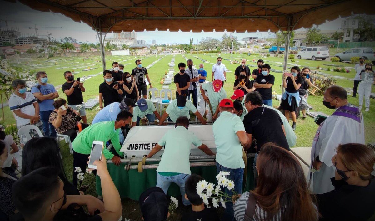 savelumadschool's tweet photo. Slain Lumad school teacher Chad Booc now ‘planted’; family, friends, colleagues demand justice

READ AND SHARE: https://t.co/txp6cNPwTv

#JusticeForChadBooc 
#JusticeForNewBataan5 
#AbolishNTFELCAC 
#AFPBerdugo https://t.co/ddurWXfmcv