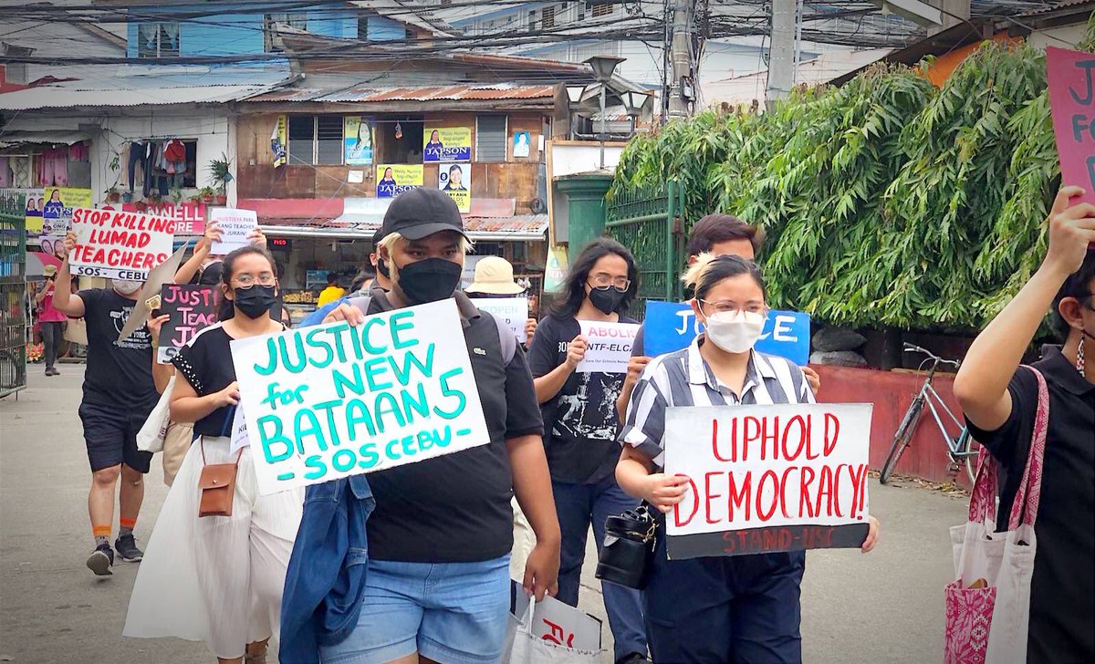 savelumadschool's tweet photo. Slain Lumad school teacher Chad Booc now ‘planted’; family, friends, colleagues demand justice

READ AND SHARE: https://t.co/txp6cNPwTv

#JusticeForChadBooc 
#JusticeForNewBataan5 
#AbolishNTFELCAC 
#AFPBerdugo https://t.co/ddurWXfmcv