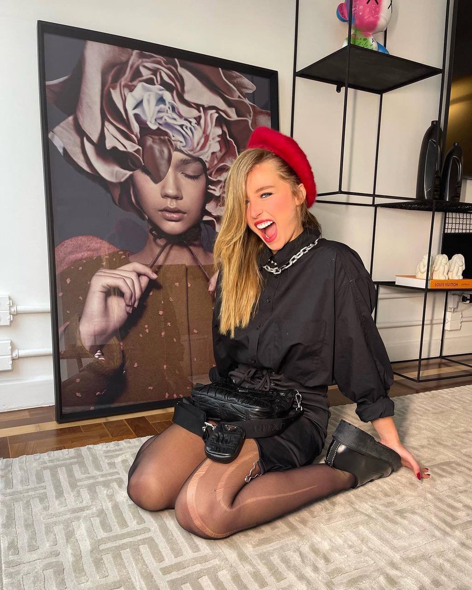 Michell27240293's tweet photo. Oh, Lala👗My latest biggest addiction: heat，Would you be surprised if I started wearing it on the street?Because now I can onlyGoing out like this😂🙈🌹 https://t.co/QkoaUVZQ1L