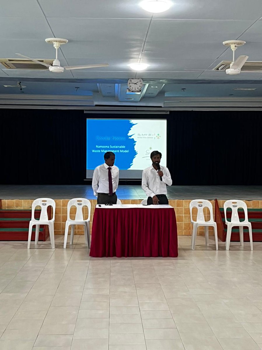 noonucouncil's tweet photo. Israafu kudakoh igthisaadhu hifehehtumah mi council in kuramundhaa masaiykathuge therein Raa, Baa, @lhacmv atoll council, @WorldBank  , @MoEnvmv aa eku kuriyahdhaa bahdhaluvumuga @Batteyy aai @sanbo_w Waste management plan ge mauloomaath dheny

#circulareconomy #wastemanagement https://t.co/lXHimrMLH4