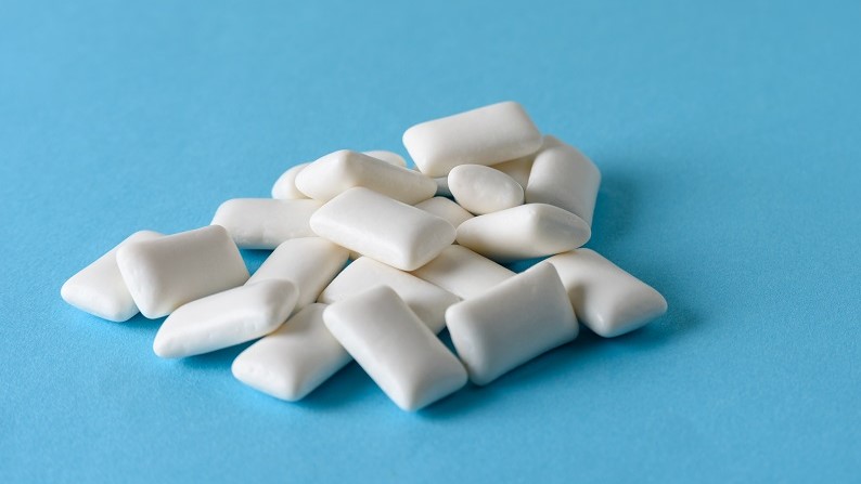 BLV_OSAV_USAV's tweet photo. L' #OSAV interdit l'utilisation du #dioxyde de titane comme additif alimentaire. Parallèlement à cette modification, l'OSAV a adapté des points techniques dans quatre autres ordonnances,
https://t.co/gDeWUaSJ8n https://t.co/IfAyHkXes4