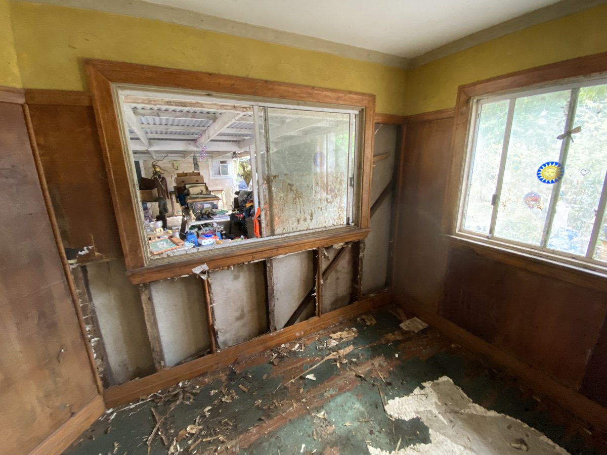 All day at <a href="/talkingkoala/">Maria Matthes</a> She is camping beside her house.Trying 2 salvage what we can,but rubbish pile is growing.Many items of emotional value not salvageable 😔My reach is no good,pls share,so her followers know she is ok.@platypusadmirer <a href="/FriendEden100/">Arctic Friend</a> <a href="/ifawAU/">ifaw Australia</a> <a href="/123jillwalker/">💧Jill Walker🐨</a>