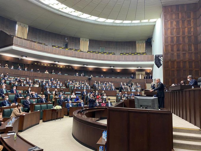 Haftalık olağan Grup toplantımızda Cumhurbaşkanımız ve Genel Başkanımız Sayın 
<a href="/RTErdogan/">Recep Tayyip Erdoğan</a>
’ın hitaplarını dinliyoruz. 

Toplantımız hayırlara vesile olsun.