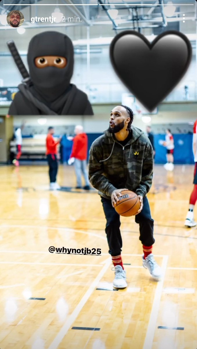 ScaryGaryFr's tweet photo. Gary Trent Jr s'affiche à l'entraînement avec la marque de vêtements de son meilleur ami @KingBolton25 !
#Play4JB https://t.co/Z1benPFWS6