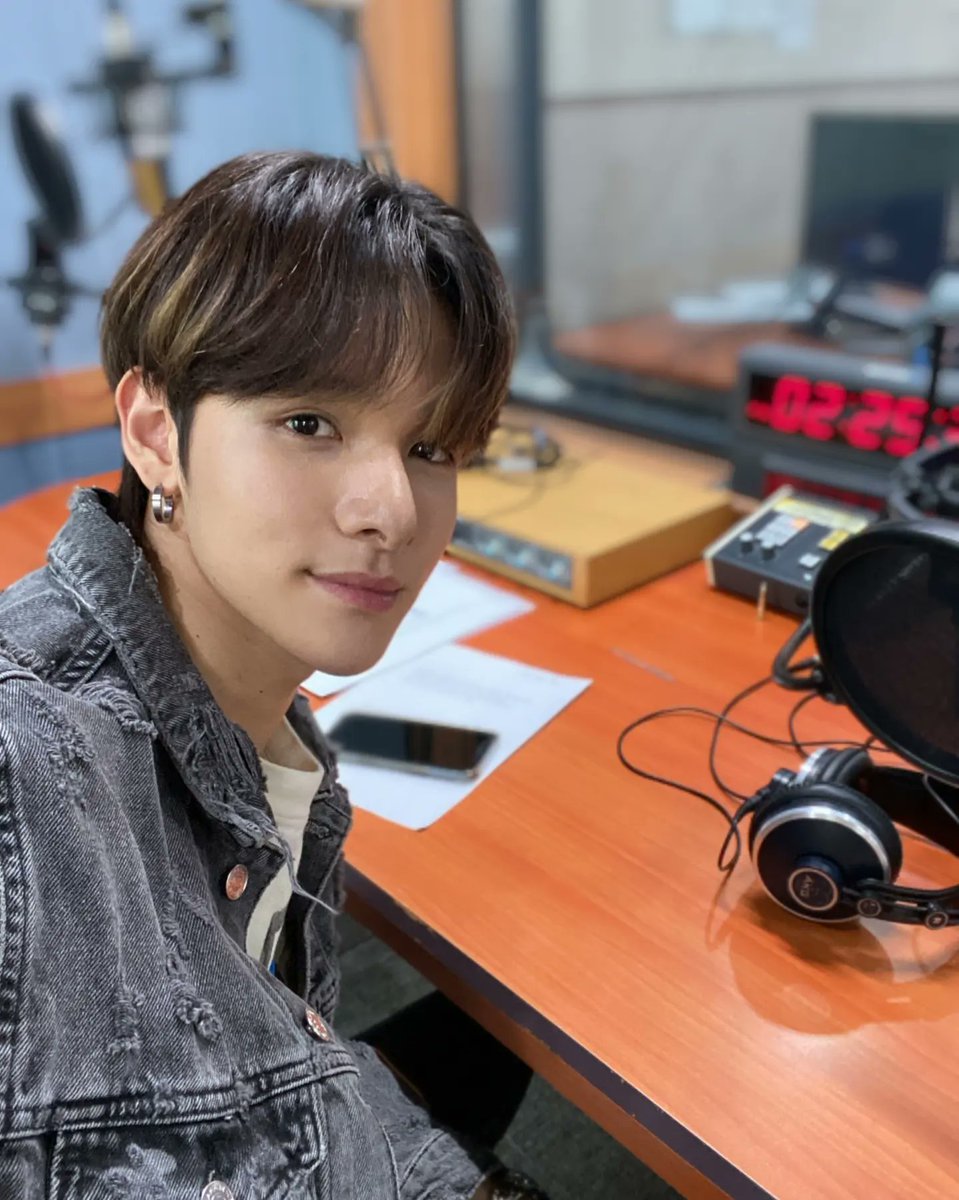rnus_arirang's tweet photo. <청취 방법 안내>

🕗 매주 월요일-일요일
🕙 20:00-22:00 (KST)

🖥 Youtube <Arirang Radio> 채널 실시간 스트리밍
📲 스마트폰 앱 ‘Arirang Radio’ 다운

📻 제주도에서는 ‘Arirang Jeju FM’을 통해 청취할 수 있습니다.
➡ 제주시 88.7MHz
➡ 서귀포시 88.1MHz, 대정읍 101.9MHz https://t.co/dSFKUI8B4X