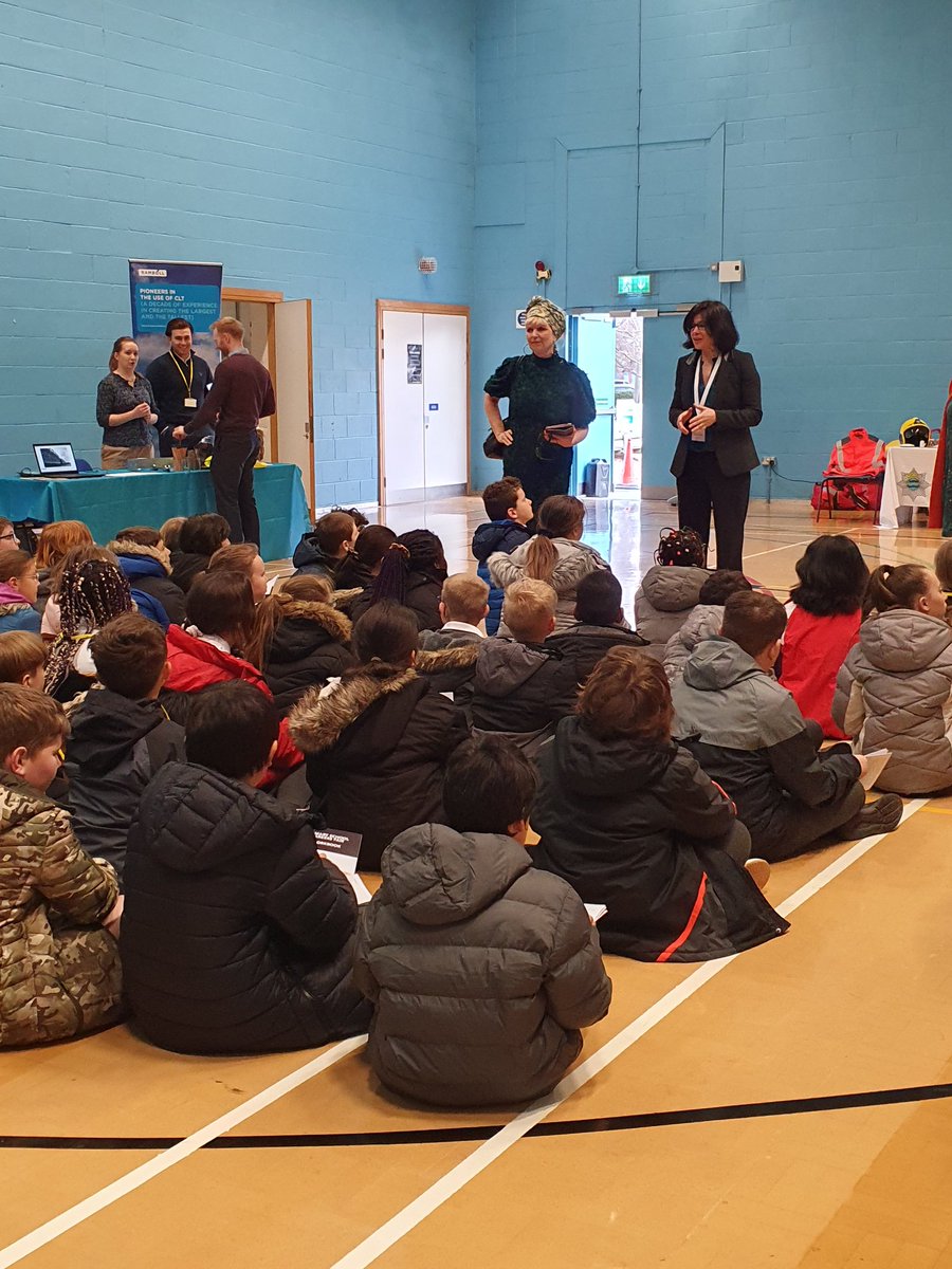 form_future's tweet photo. And we're off! The first group of students have arrived at #PrimaryCareersFair22.

First up - students will hear from @MsHilaryCox - and then have the chance to meet the 21 employers with us today! #NCW2022 https://t.co/TCHS9lFMoS