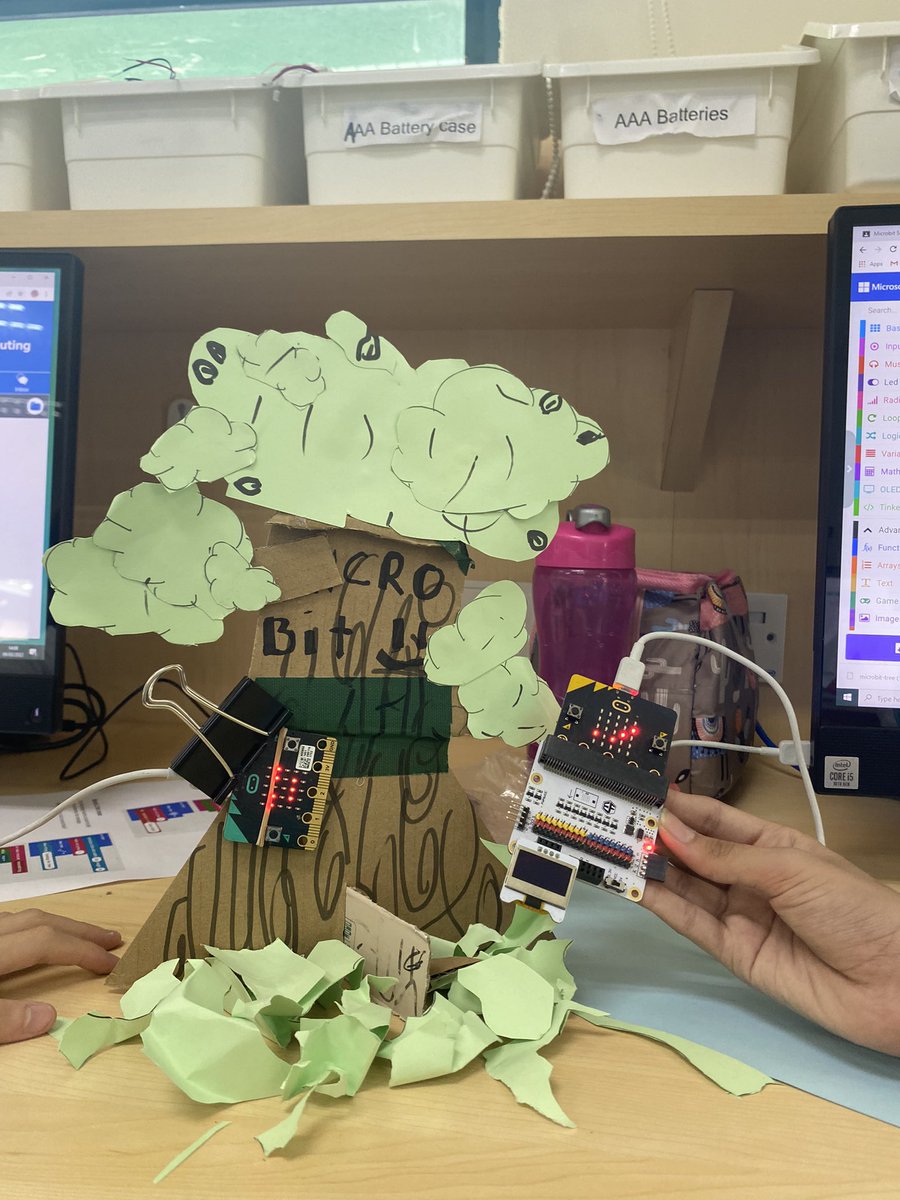 KLASS_Computing's tweet image. This week Y6’s have coded Tree 🌳 alarms. When the tree falls, Bluetooth signals are sent to a ‘park ranger’ Microbit, alerting them to the location of #deforestation. 🌎 #GlobalGoals @microbit_edu #prototype