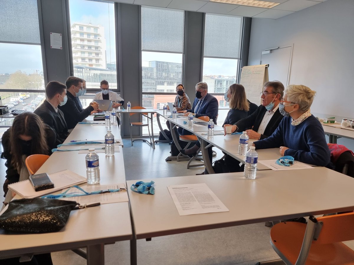 AFBrunet_4403's tweet photo. Rdv avec mes collègues députés avec le #SAS44 service d'accès aux soins qui constitue un objectif d'amélioration pour 1 prise en charge des patients en situation d'urgence ou nécessitant des soins non programmés. Souhait d'1 n° commun articulé par les services secours. @CHUnantes https://t.co/vn2CFTtwG2
