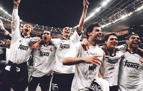 Raul7Capitan7's tweet photo. Cuanto más grande es el objetivo, mayor será la gloria por haberlo conseguido. 

#SóloRMCF https://t.co/FfVQUgdRTZ